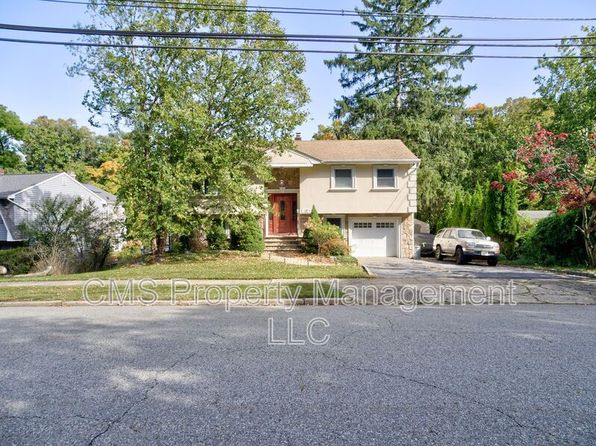128 Reeve Ave