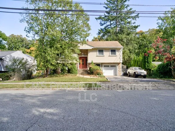 128 Reeve Ave, Bloomingdale, NJ 07403