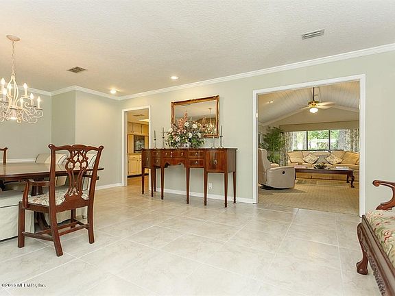 5th image of 139 Nandina Cir