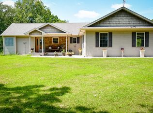 27965 300th St, Barry, IL 62312