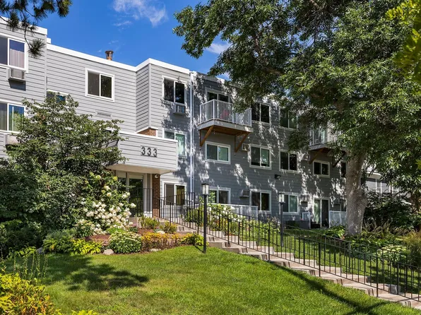 333 8th St SE APT 211, Minneapolis, MN 55414