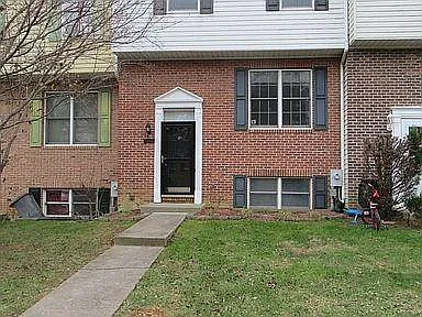 37 Oak Crest Ct — Photo 1