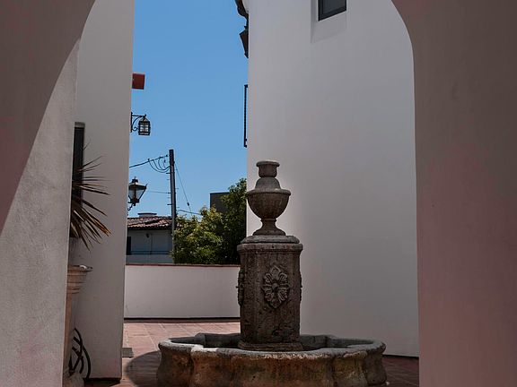 5th image of 26 W Calle Crespis