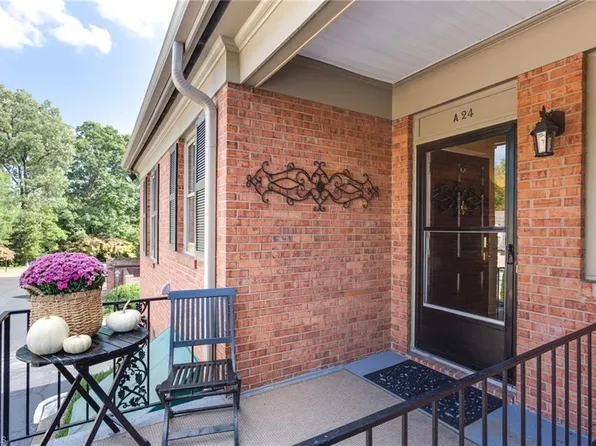 1833 Banking St APT A24, Greensboro, NC 27408