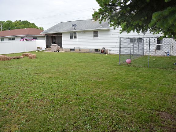 499 E Main St Back Yard