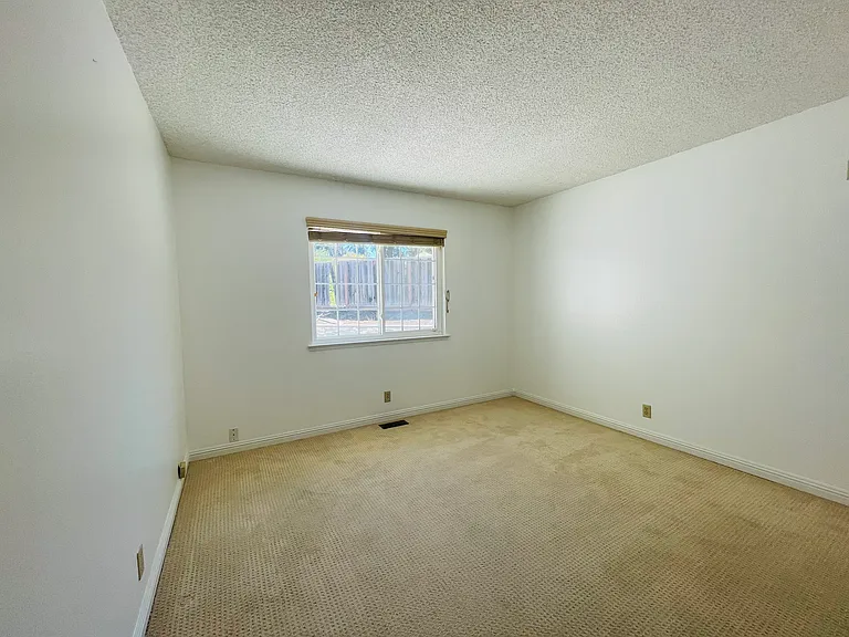 1150 Stafford Dr — Photo 40
