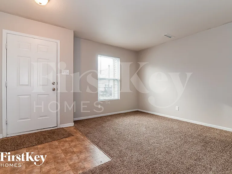 8624 Hosta Way — Photo 4