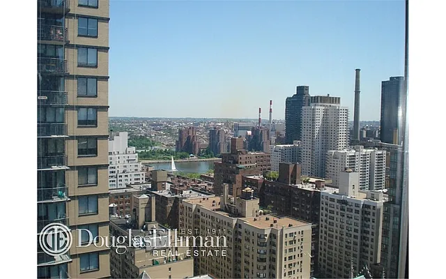 Rented by Douglas Elliman | media 20