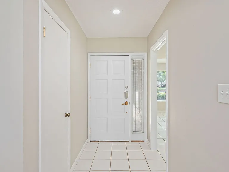 1219 Oakmont Dr — Photo 6