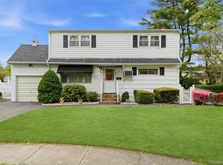 1733 Meadow Ct, East Meadow, NY 11554