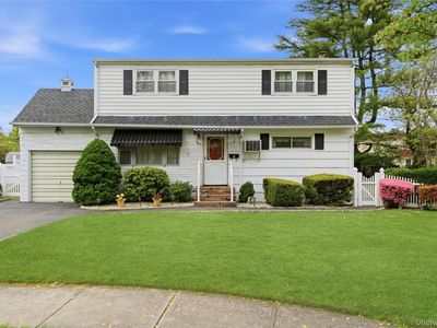1733 Meadow Court, East Meadow, NY, 11554