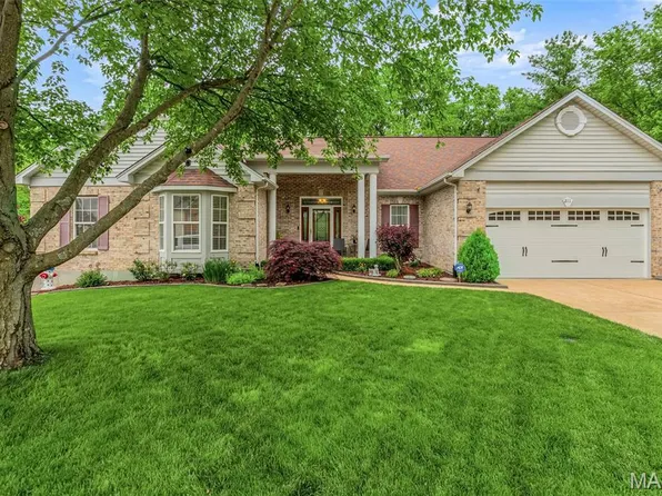 211 Cobblefield Ct, Ballwin, MO 63011