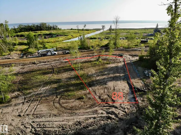 165 Peace River Ave #119, Big Lakes County, AB T0G 1J0