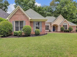 1364 Fairway Forest Dr E, Cordova, TN 38016
