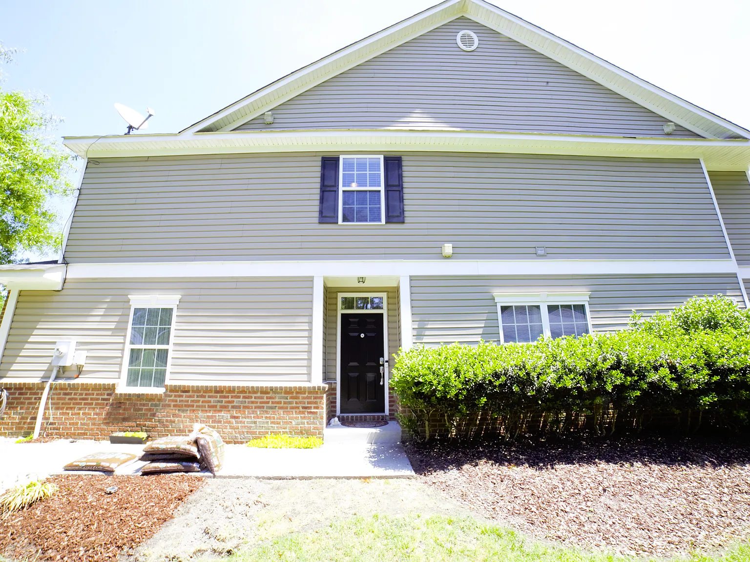3 bed, 2.5 bath, 1658 sqft, $2,600 — Photo 4