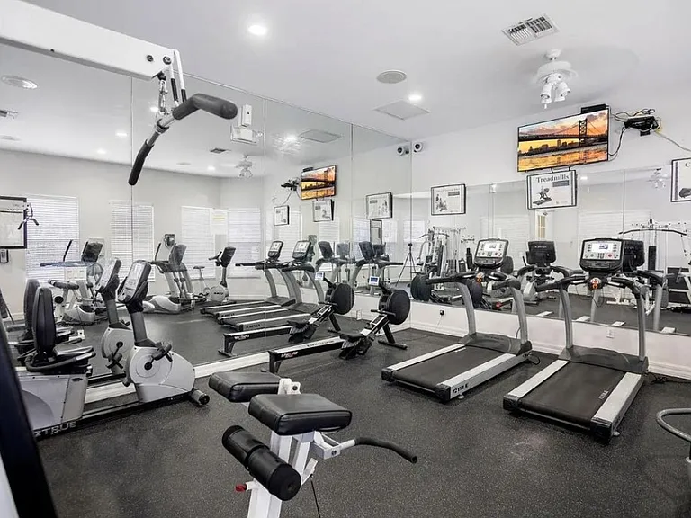 7915 Preserve Cir #216 — Photo 32
