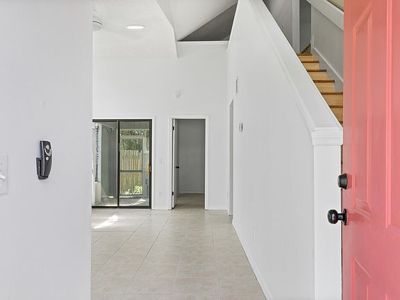 3rd image of 170 Del Prado Dr