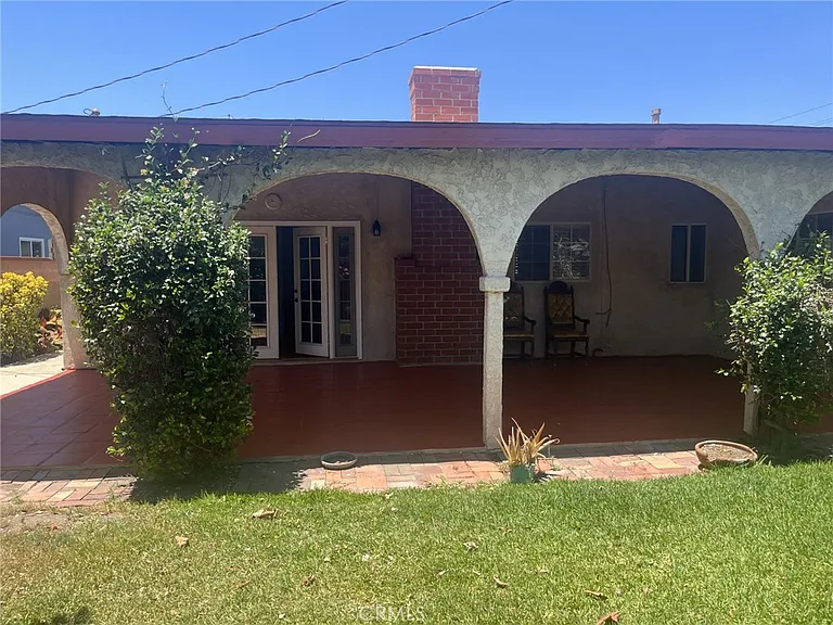 536 Sandsprings Dr — Photo 28