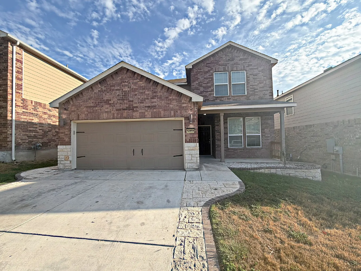 4 bed, 3.0 bath, 2606 sqft, $2,350 — Photo 1