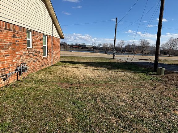 3rd image of 321 N Jones Ave