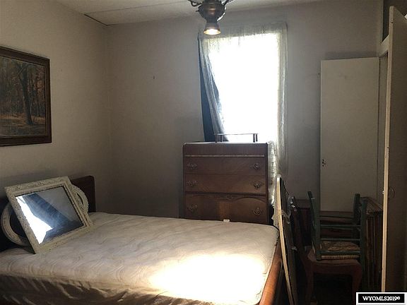 4th image of 433 1st Ave N