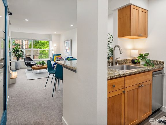 4th image of 7600 Greenwood Avenue N #303
