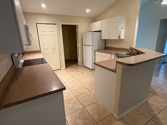 4th image of 11106 Hotchkiss Dr #A