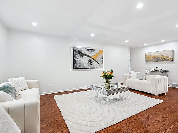4th image of 1 Camberley Ct