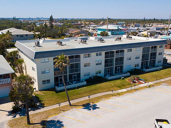 3rd image of 301 S Miramar Ave APT 305