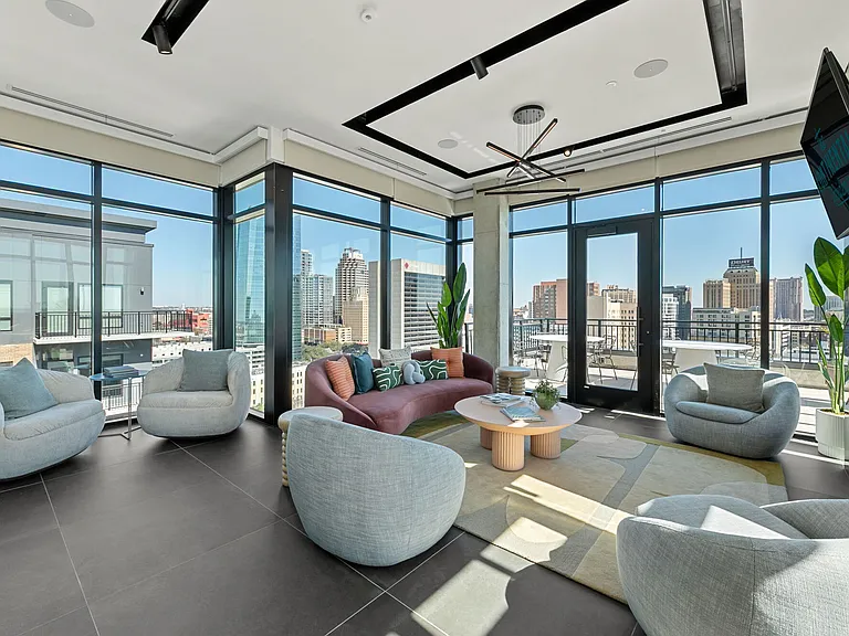The Continental Residences — Photo 12