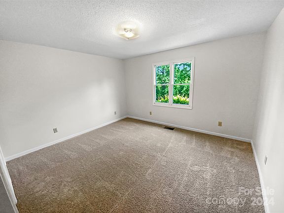 5th image of 144 Creekside Dr