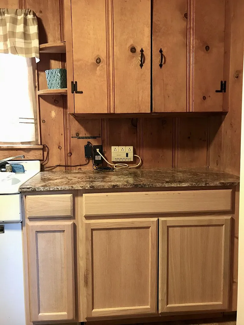 Seasonal Furnished rental sleeps 4 — Photo 1