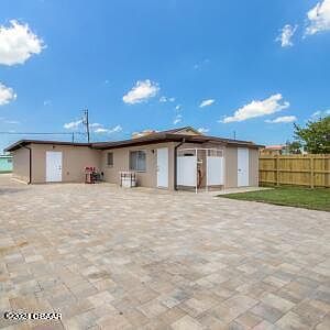 1st image of 130 Esmeralda Ave