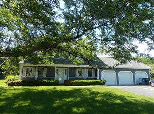 1298 Karyn Ct, Dundee, IL 60118