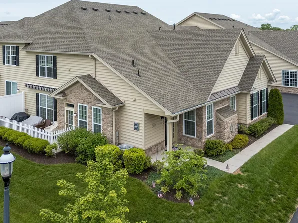 1271 Webb Dr, Perkasie, PA 18944