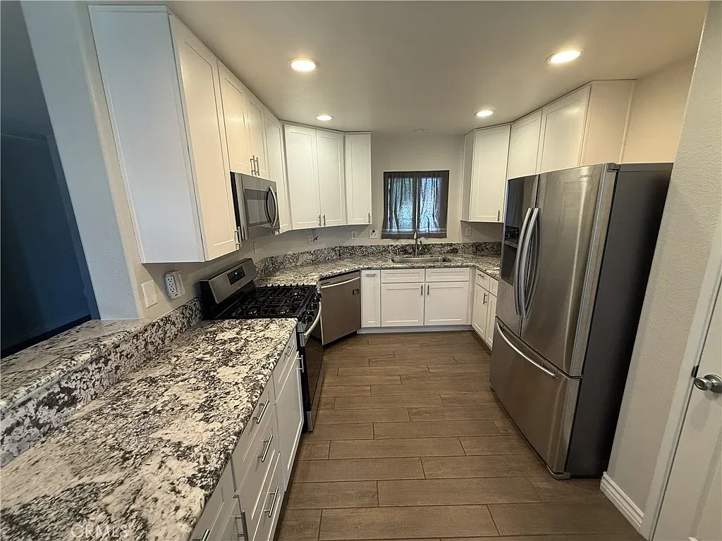 3 bed, 1342 sqft, $3,100 — Photo 4