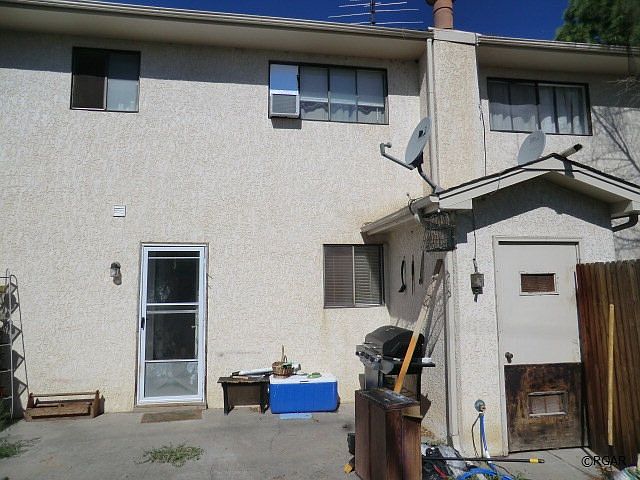 2nd image of 542 Yale Pl APT B