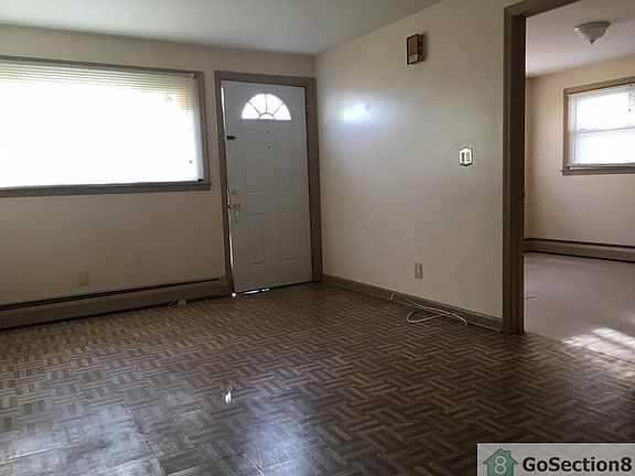 5th image of 58 Balsam Ave