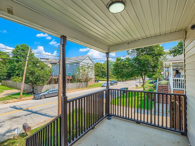 62 Weyman Ave SW — Photo 8