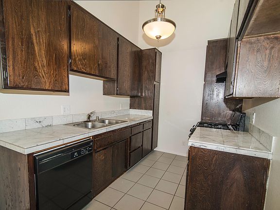 2nd image of 11545 Moorpark St APT 217