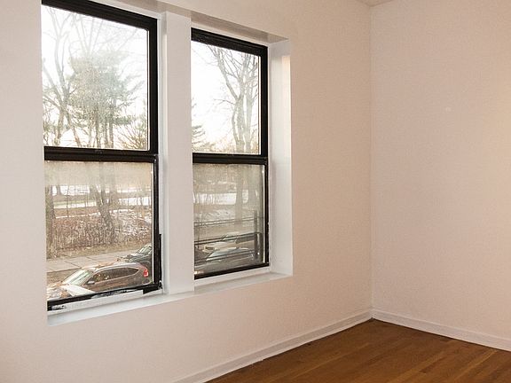 4th image of 305 Ocean Ave APT B7