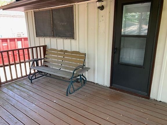 4th image of 22452 Clyde Ave