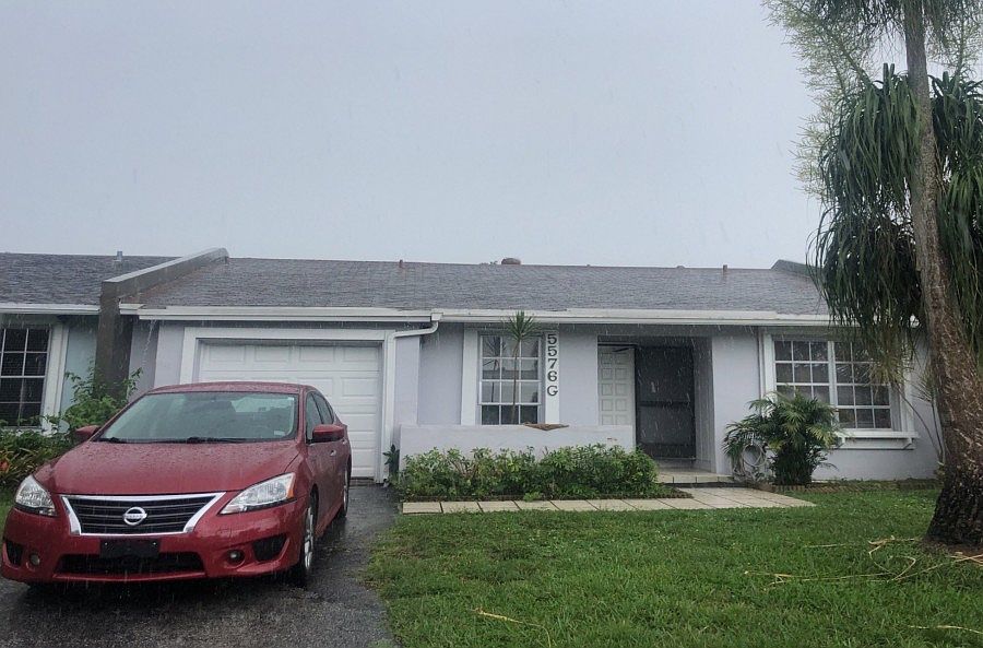 1st image of 5576 Lakewood Cir W APT G