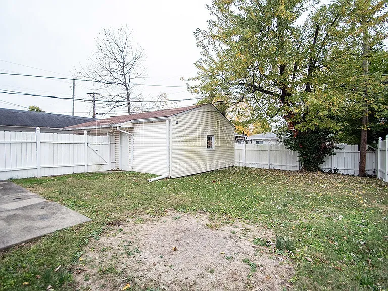 4610 Karen Dr — Photo 30