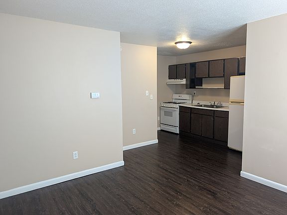 5th image of 420 N Sheldon St
