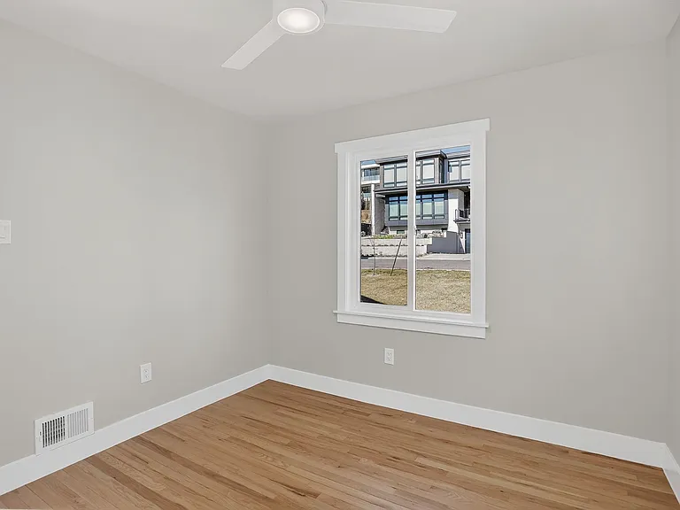 2340 Panorama Ave — Photo 15