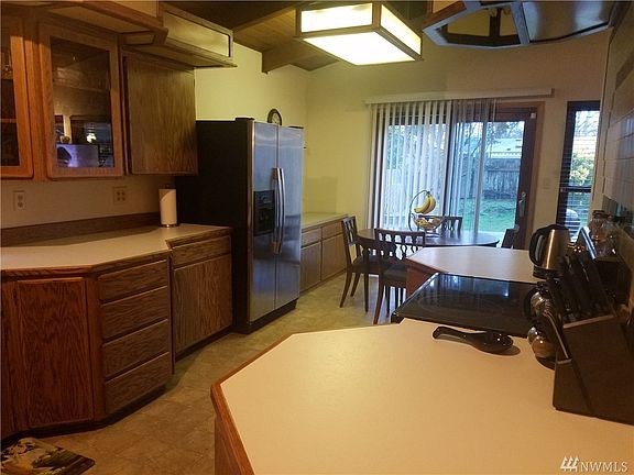 2nd image of 10417 64th Ave E