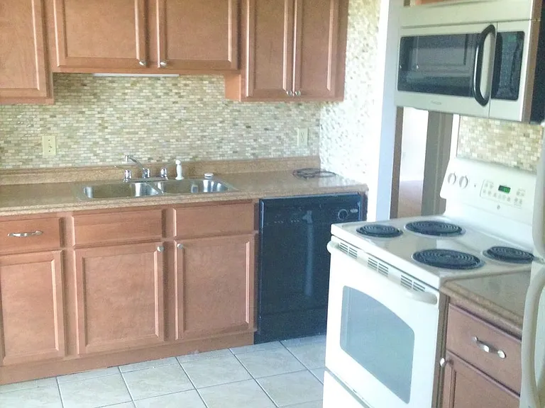217 Acorn Dr — Photo 18