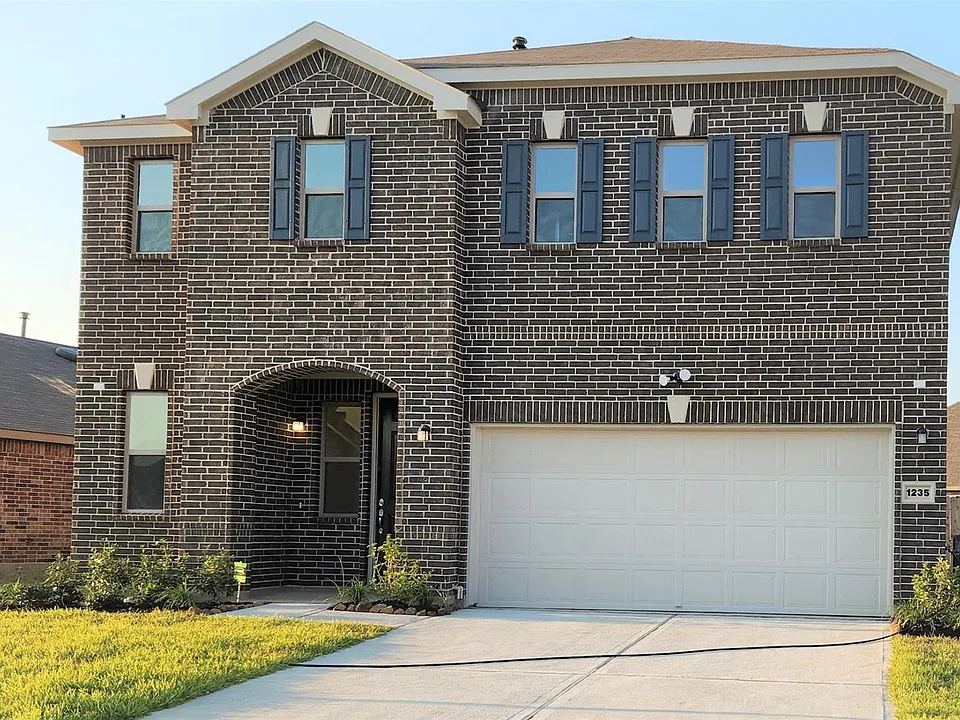 1235 Bryman Dr