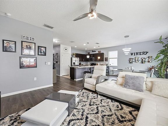3rd image of 2837 Shelburne Way